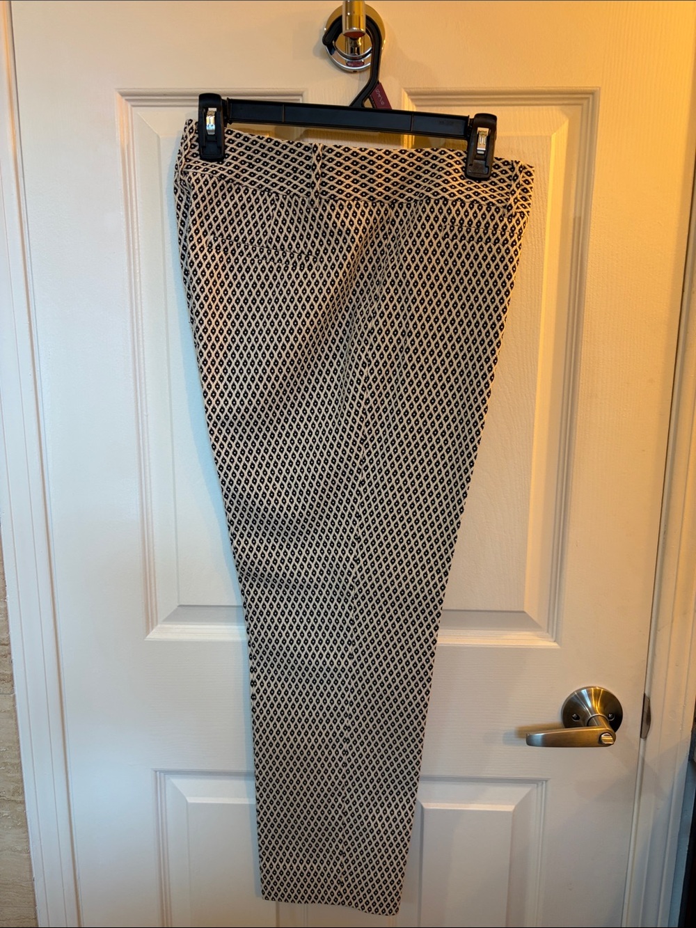 Ann Taylor Black & White Geometric-Print Pants
